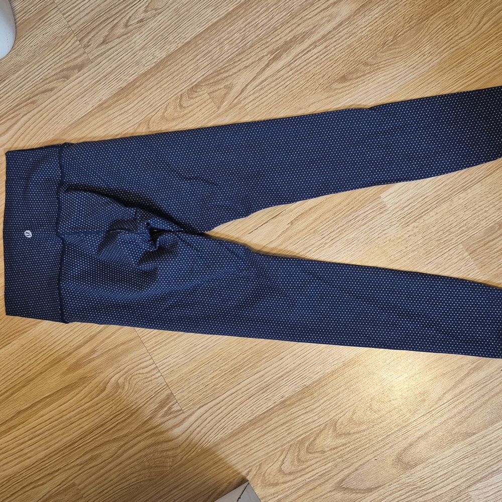 Lululemon Athletica Hi Rise Wunder Under 7/8 Navy Patterned Leggings Size 4